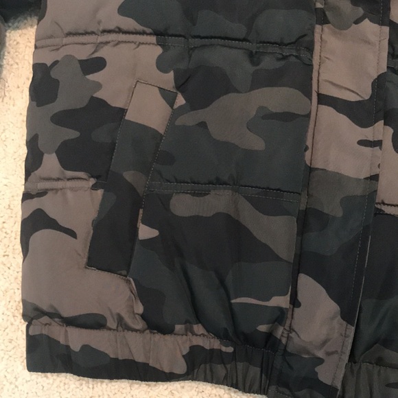 NEW Garage camo puffer - Picture 6 of 11